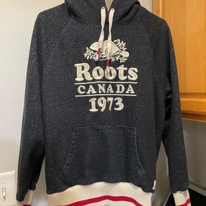 Roots Canada Hoodie Sweatshirt Medium Logo Grey Gray Stripe Embroidered Womens